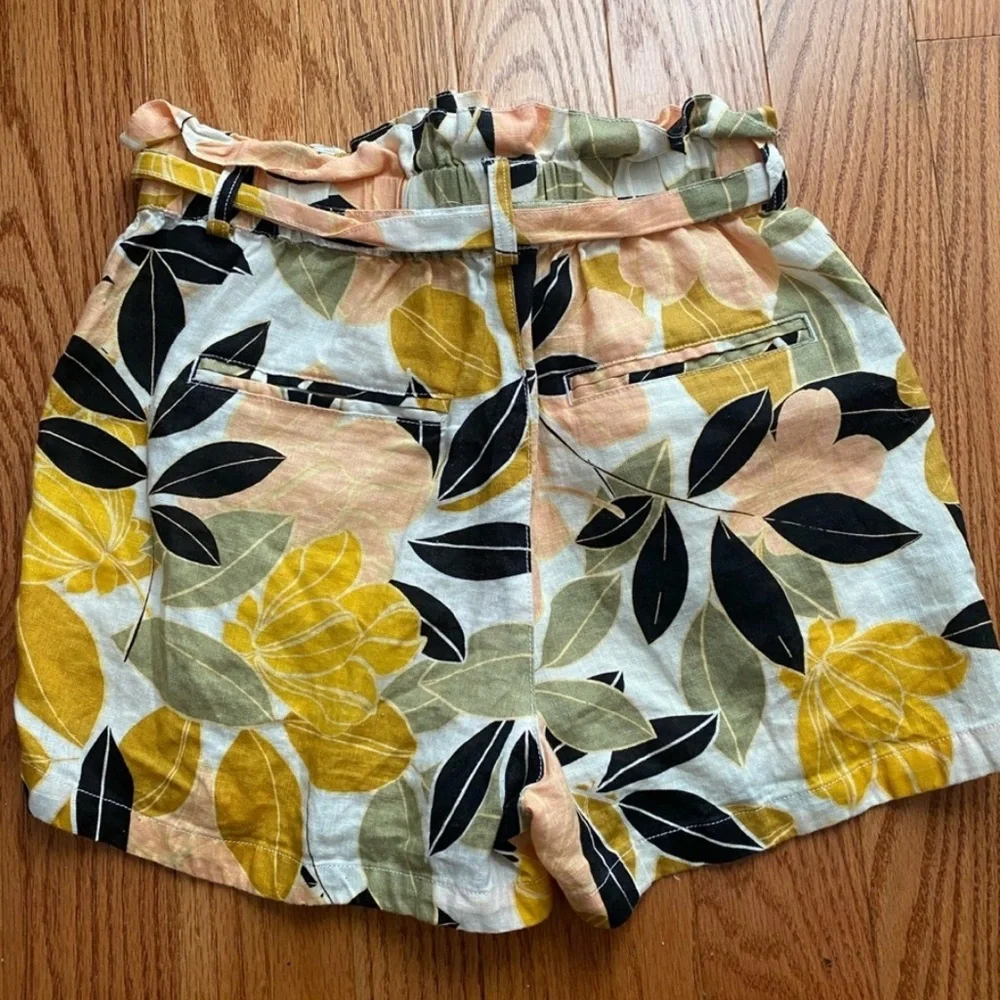 Rachel Zoe 100% Linen Multi Color Floral Shorts Size Small - Picture 4 of 4